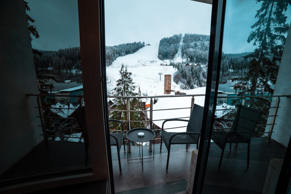 В отеле Blue Mountain заказать Suite with two-bedroom в буковеле фото №7